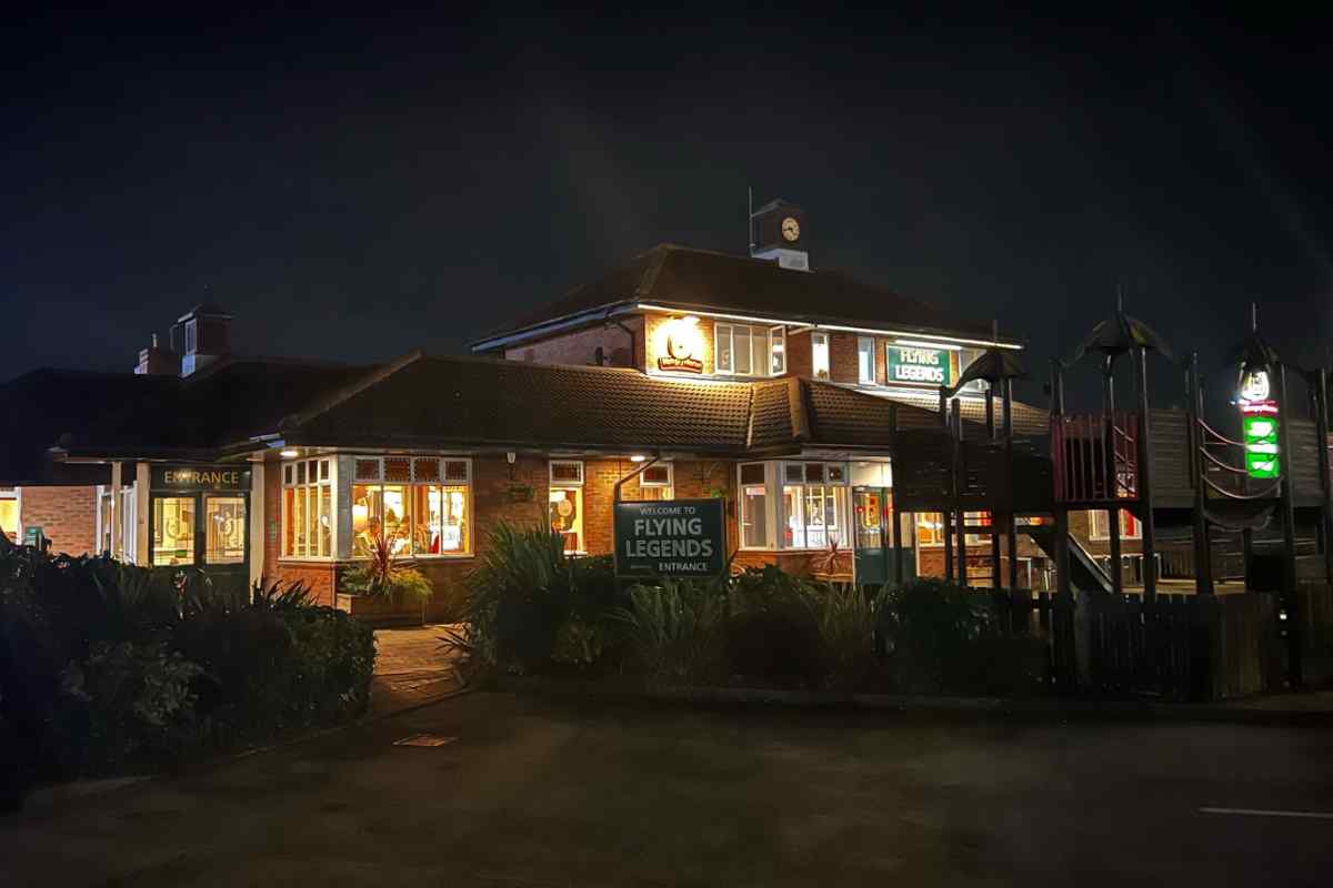 Flying Legends - Hungry Horse Pub at night